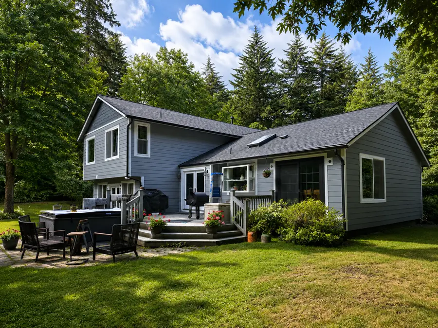 Real Cabrera Construction siding project photo